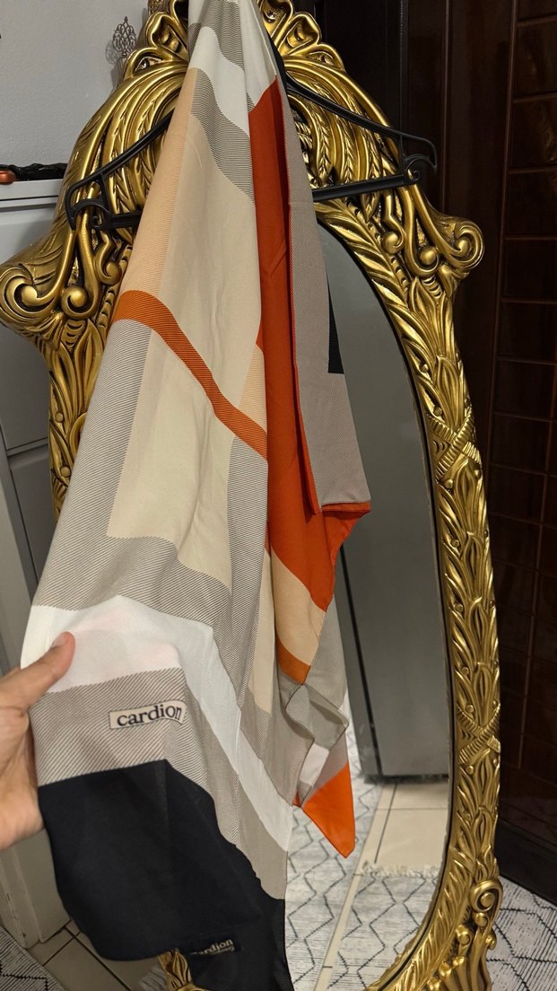 Drapeli Gri Kahverengi Sokak Stili Kadın Fuları - Görsel 2