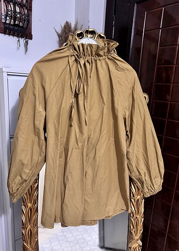 Bej Yüksek Yakalı Kadın Keten Gömlek - Görsel 3