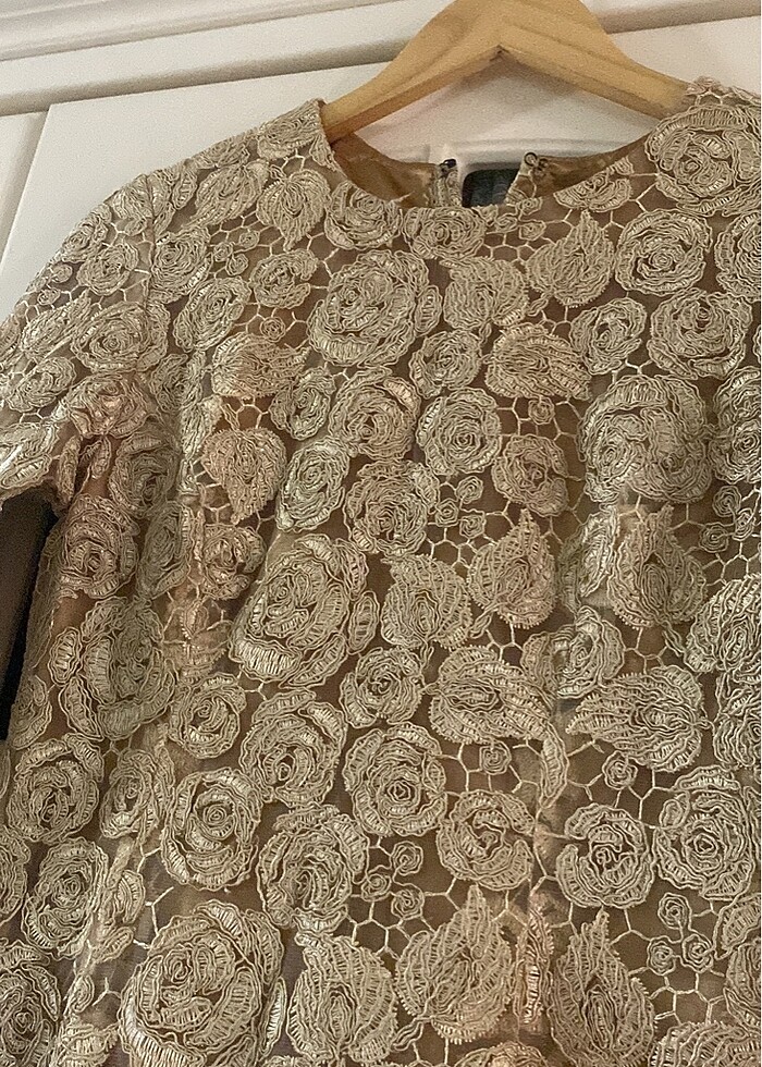 Altın işlemeli özel dikim elbise - Görsel 2