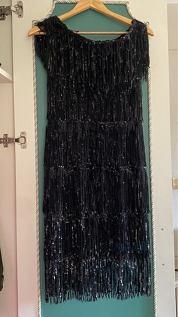 Siyah dökümlü abiye elbise - Görsel 3