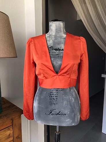 V yaka turuncu crop/ bluz