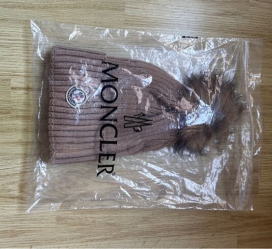 Moncler bere - Görsel 3