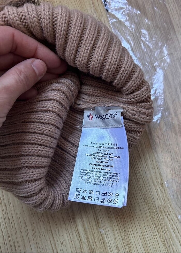 Moncler bere - Görsel 4