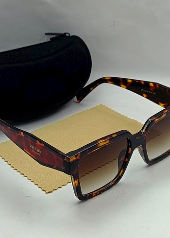 Prada ürünü