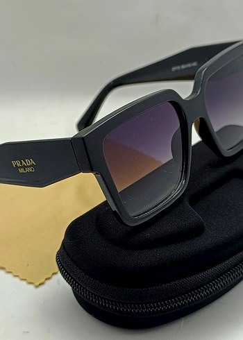 Prada ürünü