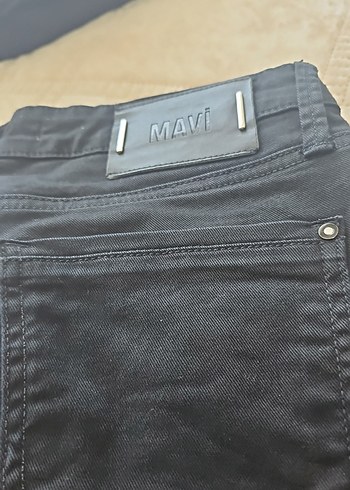 Mavi Siyah Düğmeli Denim Jean