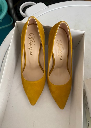 Sarı Süet Stiletto Kadın Ayakkabı - Görsel 3