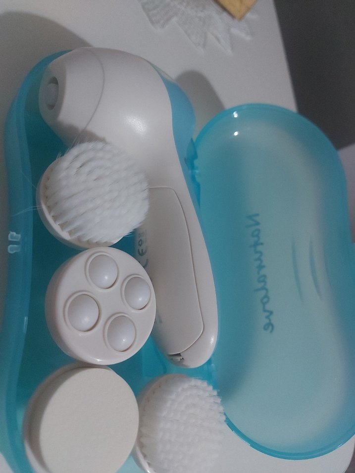 Turkuaz Renkli Yüz Temizleme Cihazı - Görsel 2