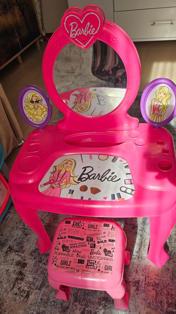 Barbie Temalı Renkli Pembe Çocuk makyaj masa tabure - Görsel 2