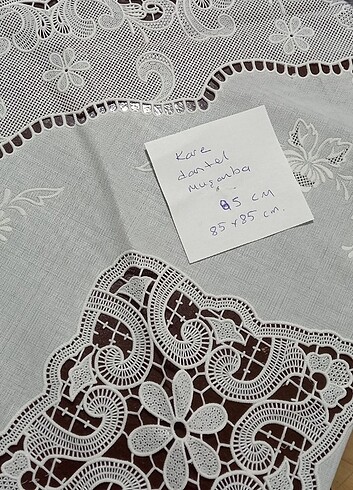 Diğer Muşamba Dantelli masa örtüsü