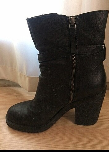 Nine West Nine West bot