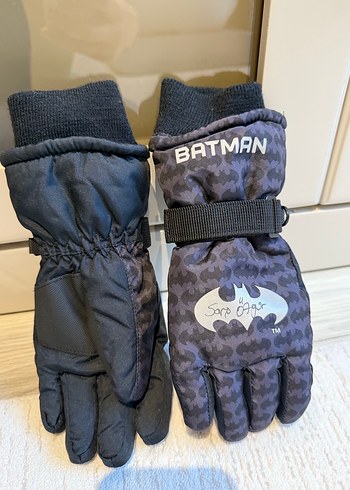 Batman Desenli Erkek Çocuk Eldiveni - Görsel 2