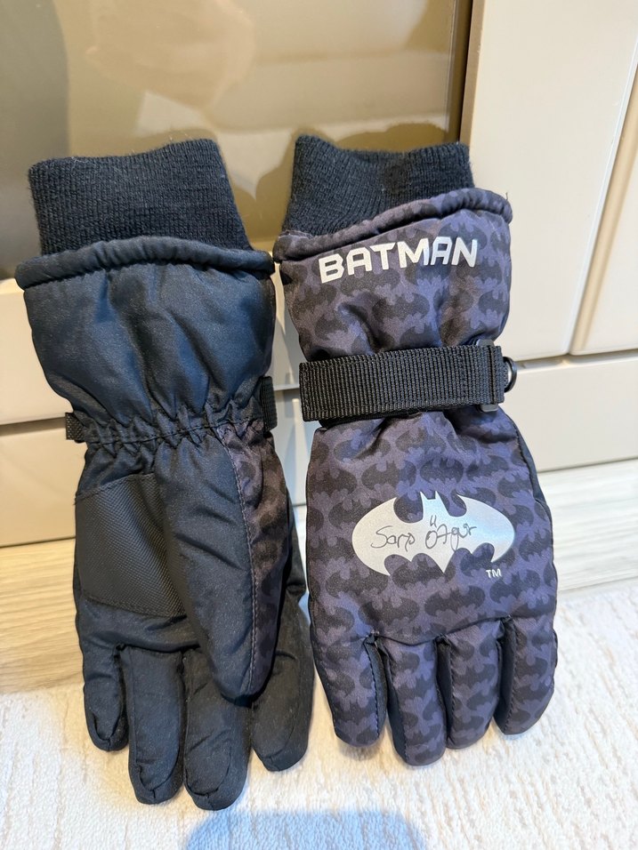 Batman Desenli Erkek Çocuk Eldiveni - Görsel 2