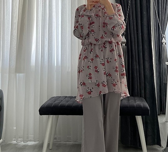 Çiçek desenli takım