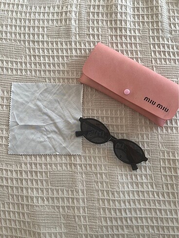 Miu Miu gözlük