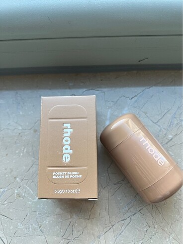 Rhode pocket blush