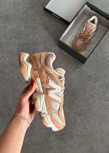 New Balance 9060 Flat Taupe