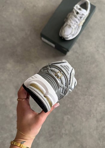 38 Beden beyaz Renk New Balance 1906R White Silver Metallic Gold