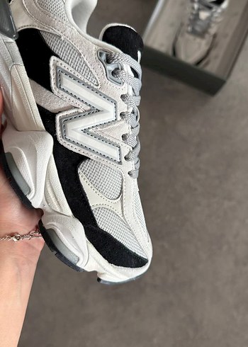 New Balance New Balance 9060 Grey Jet Black