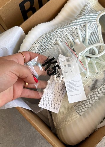 Yeezy Boost 350 V2 Cloud White - Görsel 2