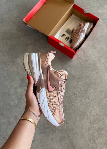Nike v2k run 