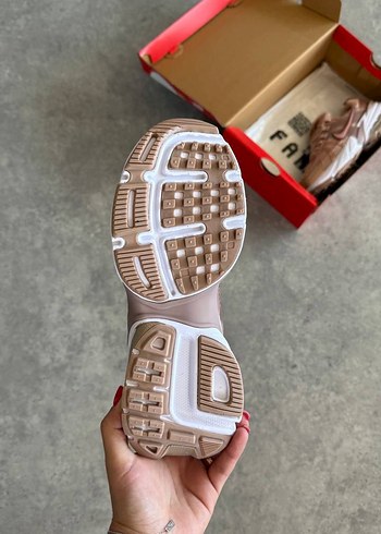 Nike Nike v2k run 