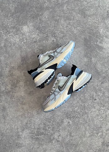 38 Beden Nike v2k run 