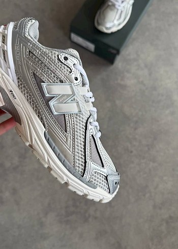38 Beden New Balance 1906R Silver