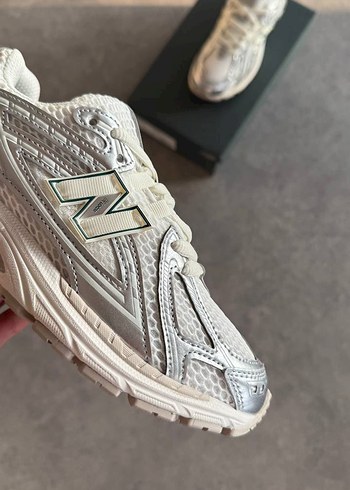 New Balance New Balance 1906 Silver Metallic