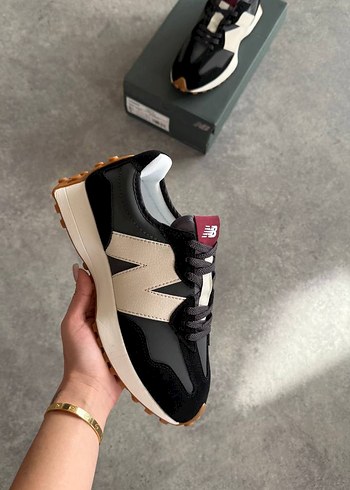 New Balance 327 Black Moonbeam