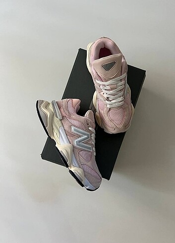 New Balance New Balance 9060 Pink