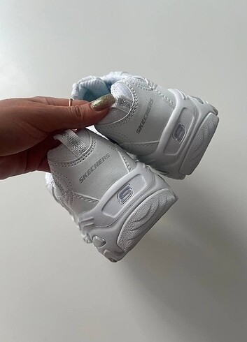 38 Beden SKECHERS D?LİTES