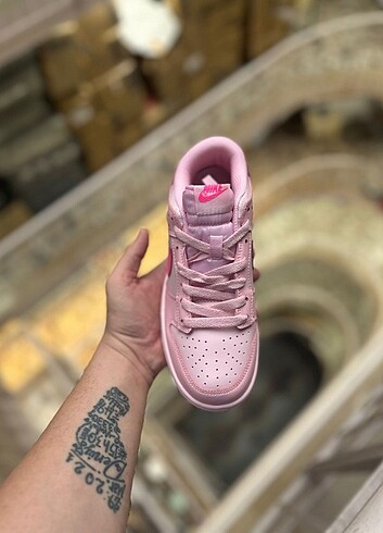 Nike Nike Dunk Low triple Pink