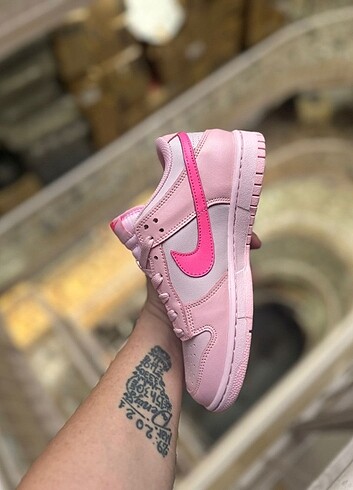 38 Beden Nike Dunk Low triple Pink