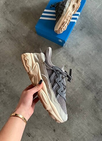 Ozweego TR CHARCOAL 