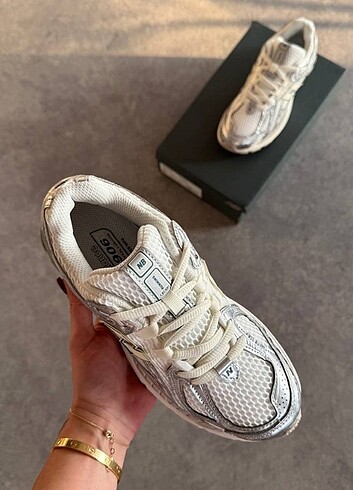 38 Beden çeşitli Renk New Balance 1906 ?Silver Metallic?