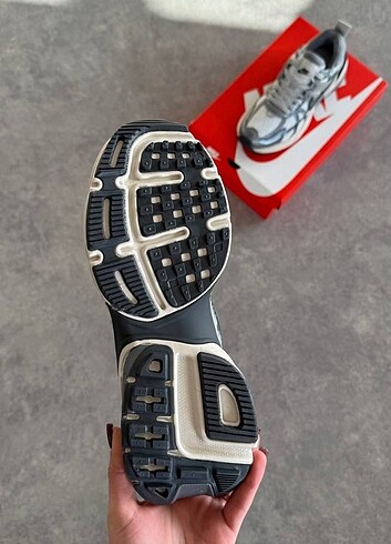 38 Beden Nike V2K RUN