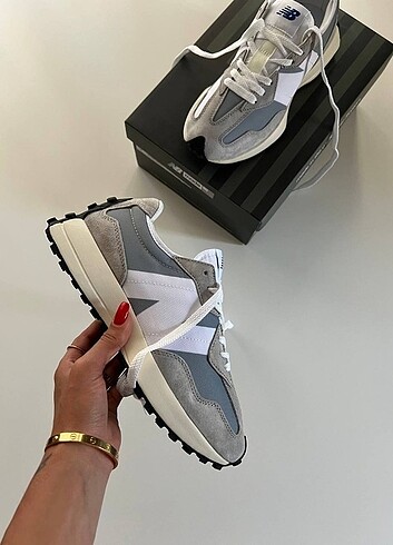 New Balance 327 Grey
