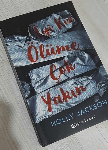 İyi Kız Ölüme Çok Yakın (İyi bir kızın cinayet rehberi 3)