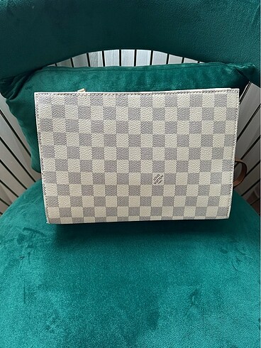  Beden ten rengi Renk Louis Vuitton Clutch Çanta