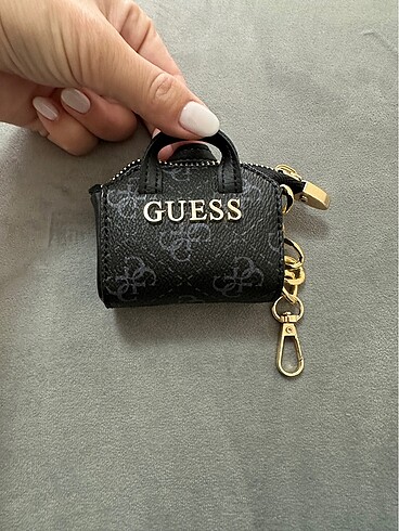 Guess Airpods Kılıfı