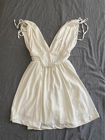 Beyaz şort elbise
