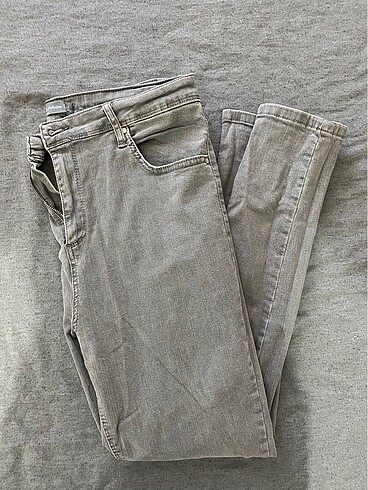 Gri jean