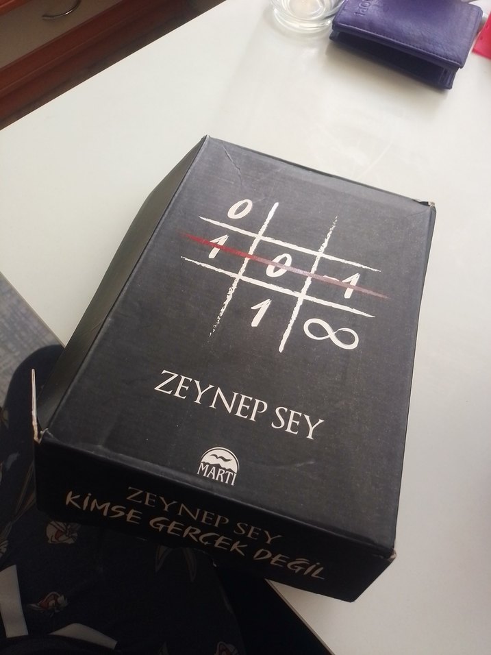 kimse gerçek değil Zeynep sey - Görsel 2