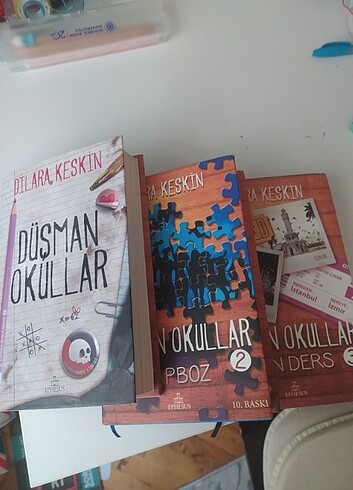 düşman okullar