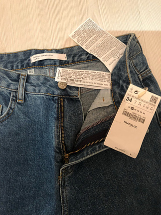 34 Beden lacivert Renk ZARA 34 BEDEN ETİKETLİ MOM JEANS