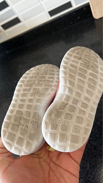 22 Beden Adidas çocuk ayakkabısı