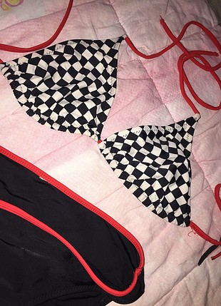 kareli bikini