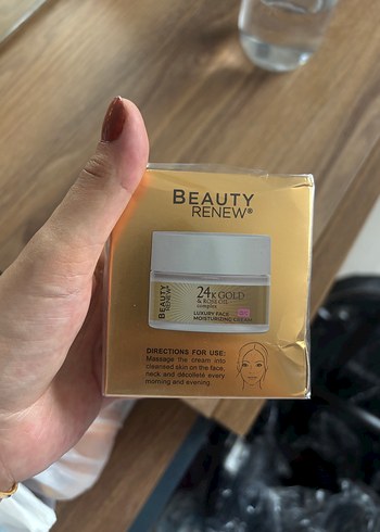 24K Gold & Gül Yağı İçeren Yüz Nemlendirici - Görsel 4