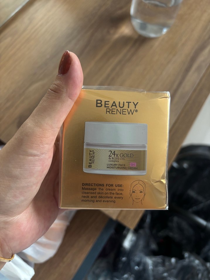 24K Gold & Gül Yağı İçeren Yüz Nemlendirici - Görsel 4